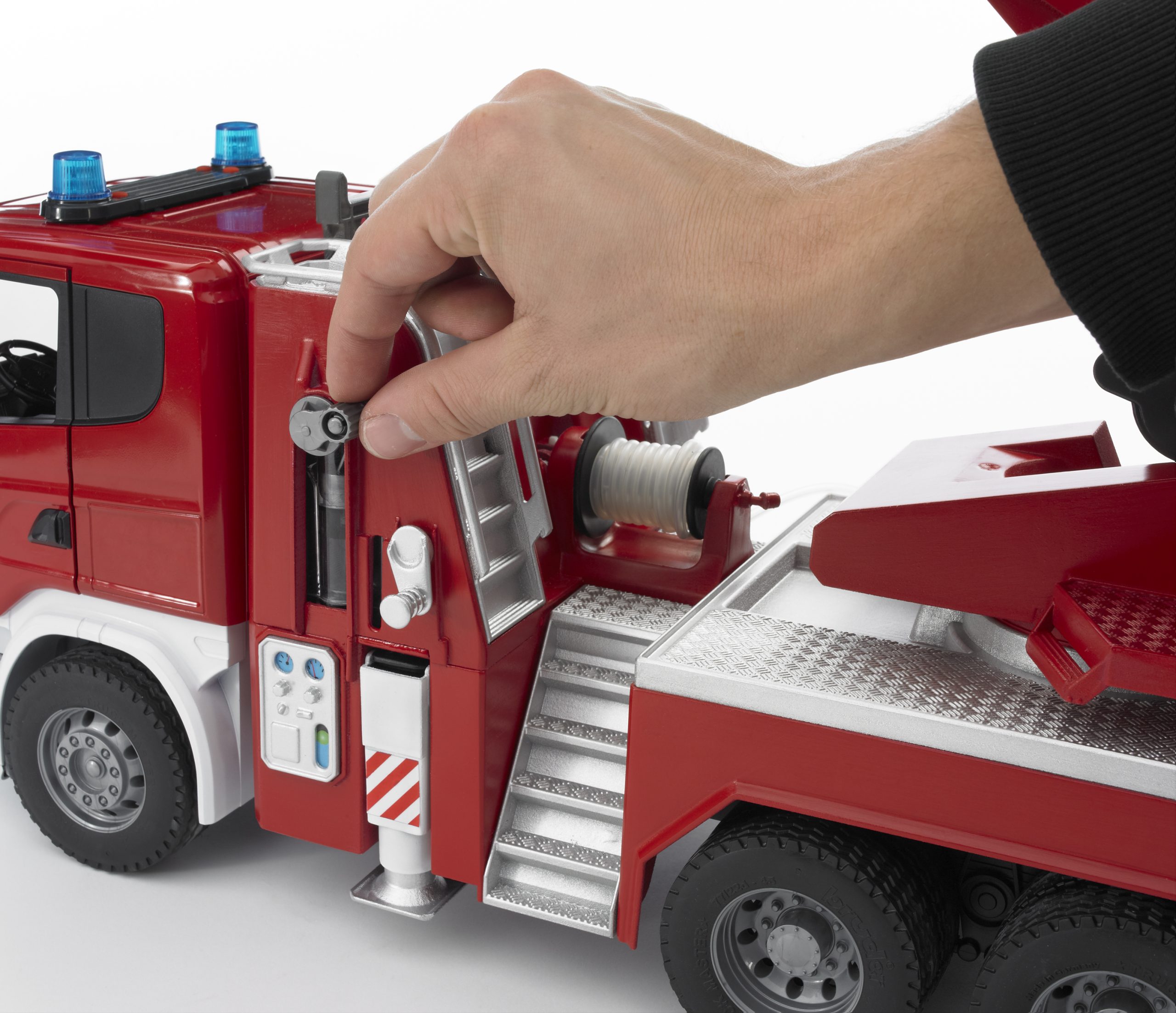 Camião dos Bombeiros Scania Bruder com Escada, Bomba de Água com módulo de luz e som! Camião dos Bombeiros Scania Bruder com Escada, Bomba de Água com módulo de luz e som!