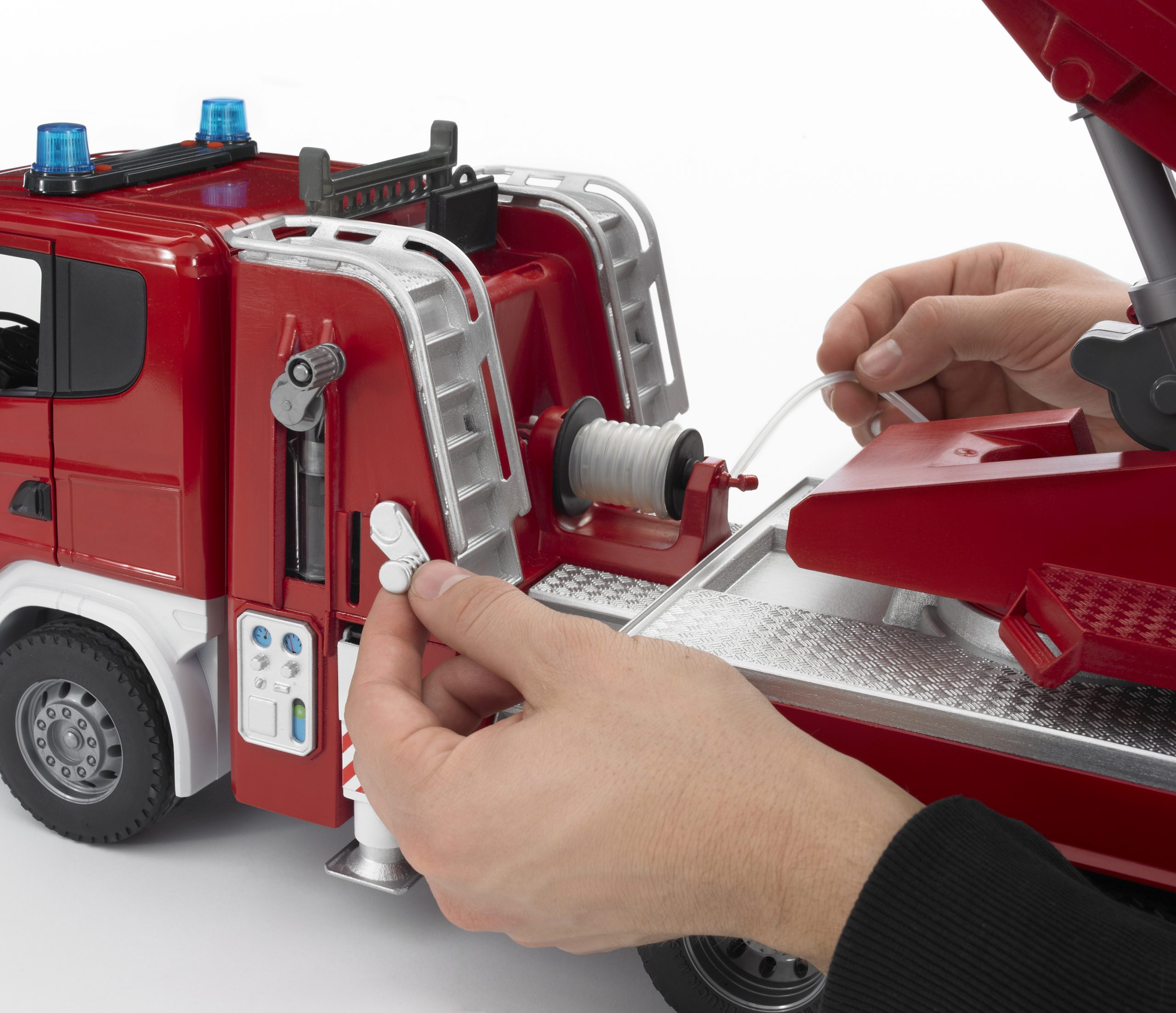 Camião dos Bombeiros Scania Bruder com Escada, Bomba de Água com módulo de luz e som!