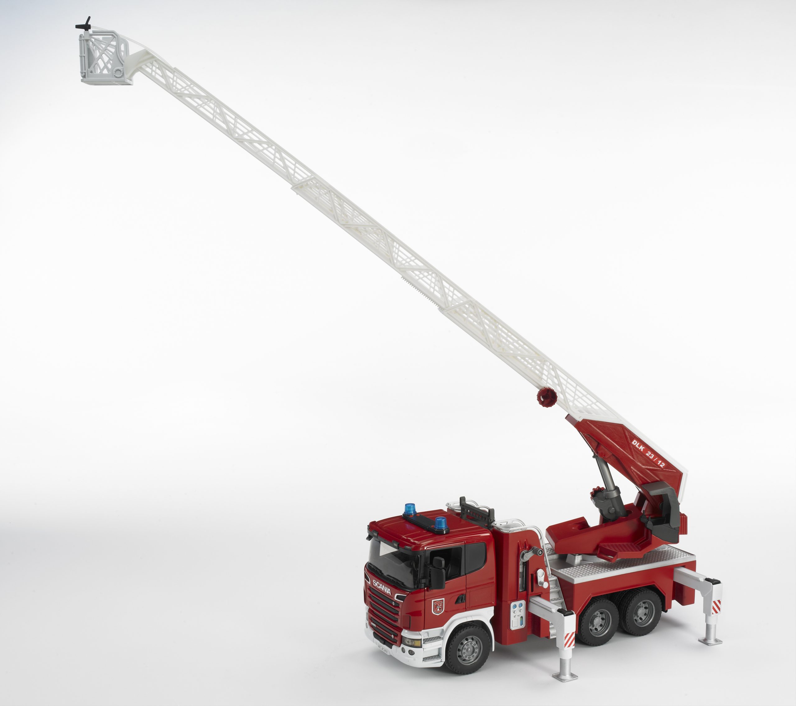 Camião dos Bombeiros Scania Bruder com Escada, Bomba de Água com módulo de luz e som!