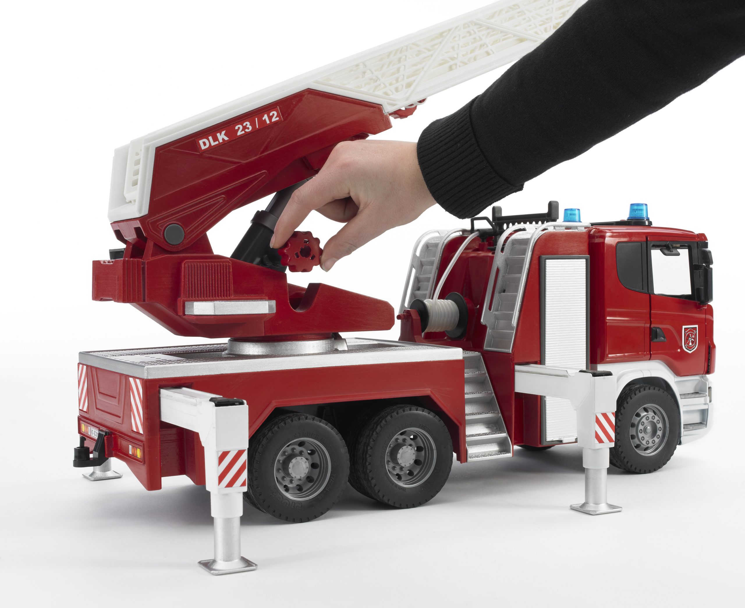 Camião dos Bombeiros Scania Bruder com Escada, Bomba de Água com módulo de luz e som!