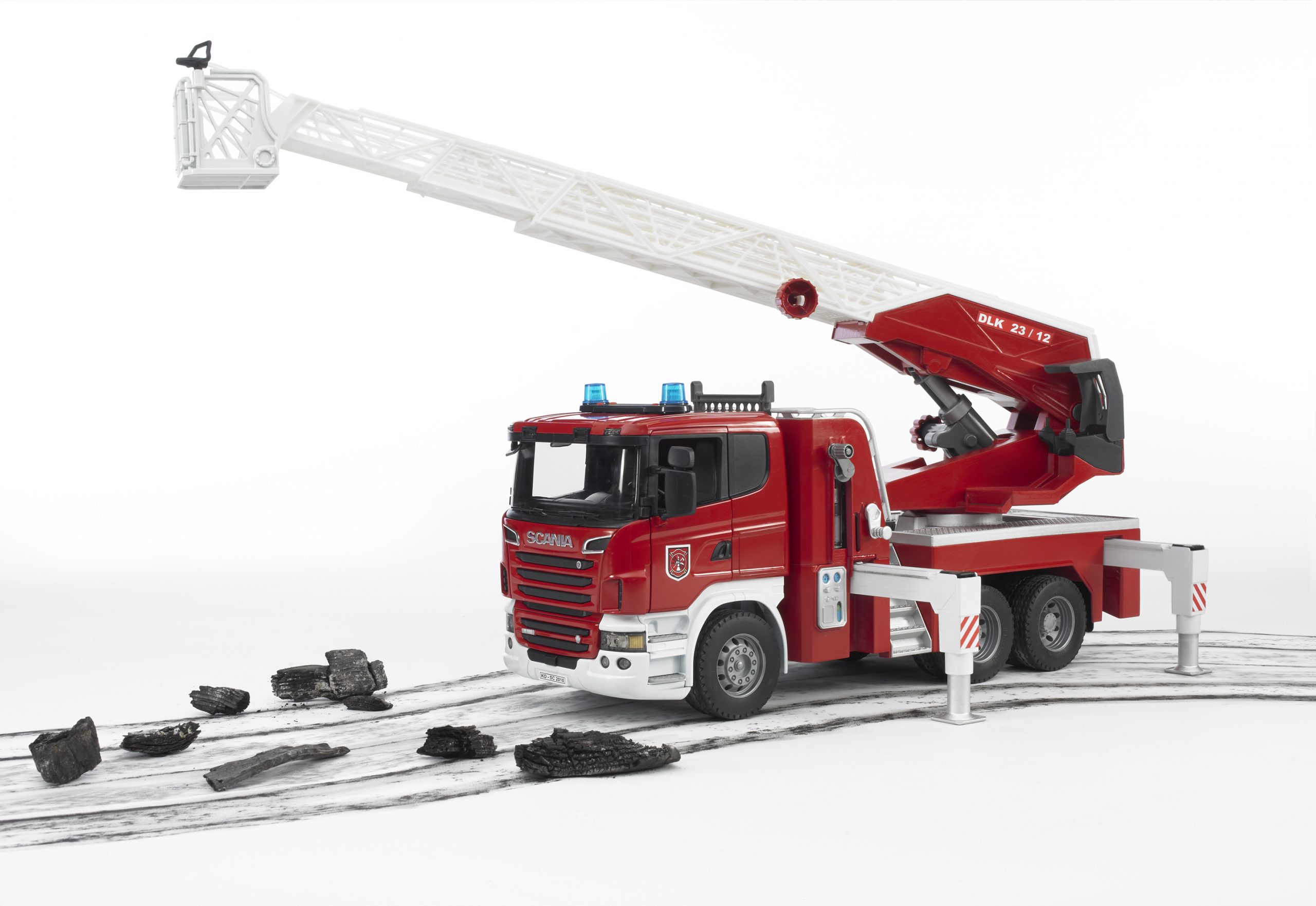 Camião dos Bombeiros Scania Bruder com Escada, Bomba de Água com módulo de luz e som!